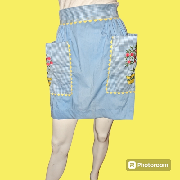 Vintage Apron - Picture 4 of 9